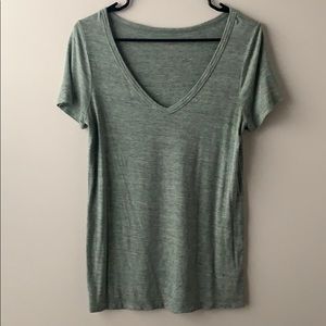 Merona Light Weight V-Neck Tee Xs